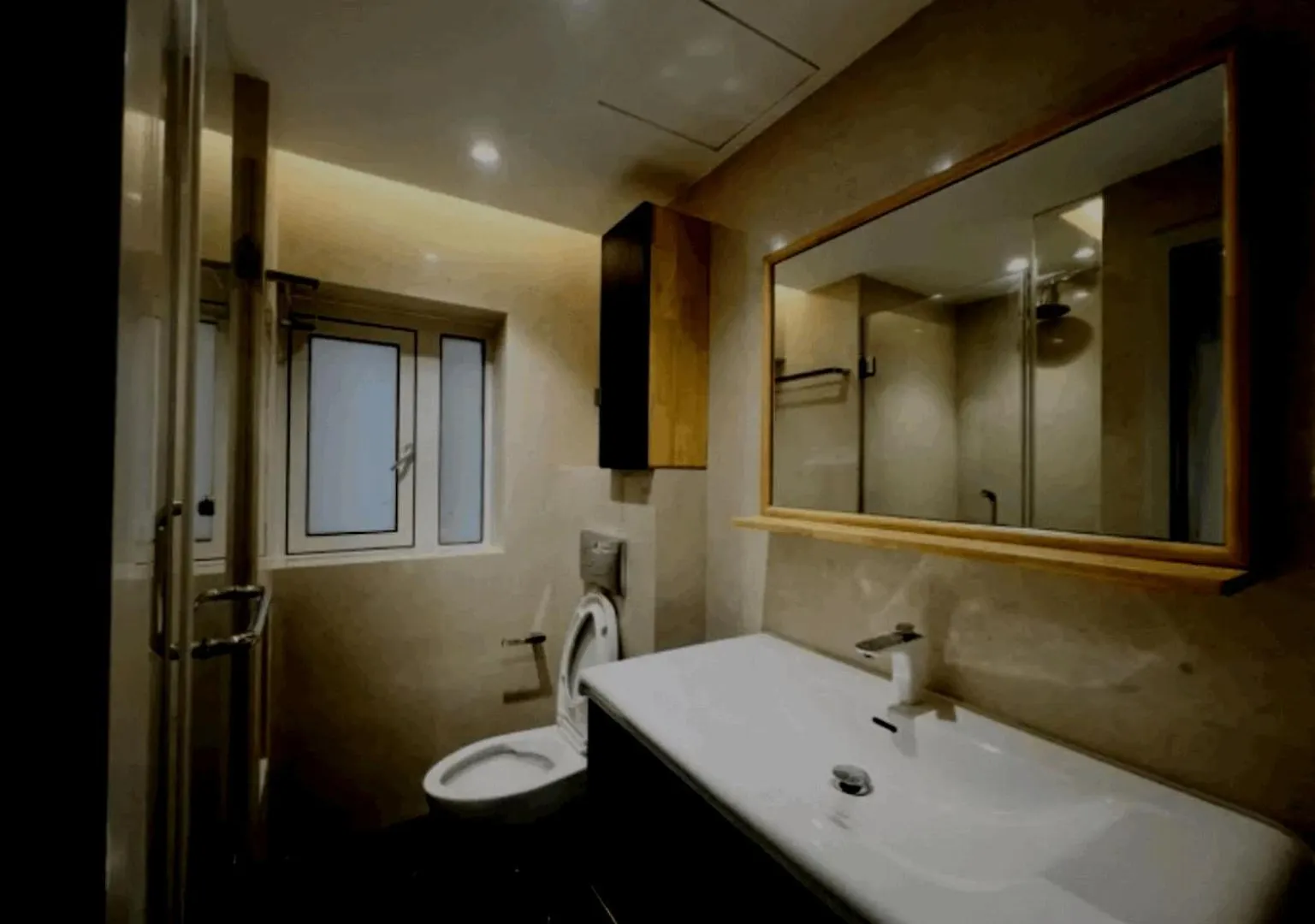 Great Place Modern And Spacious Hong Kong Apartment
